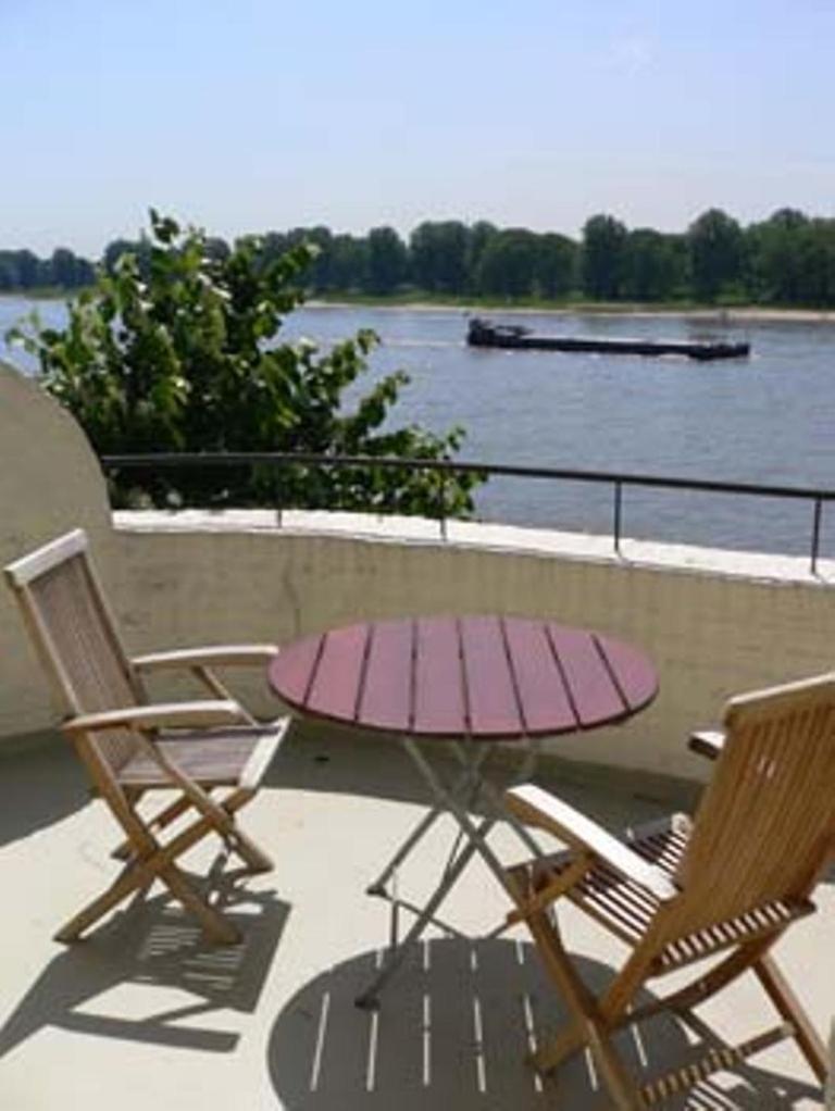 Schnellenburg Hotel Дюселдорф Екстериор снимка